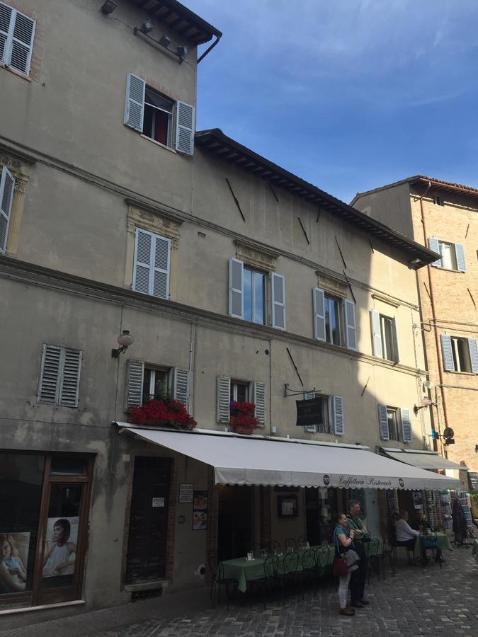 Hotel Il Cortegiano Urbino Exterior foto