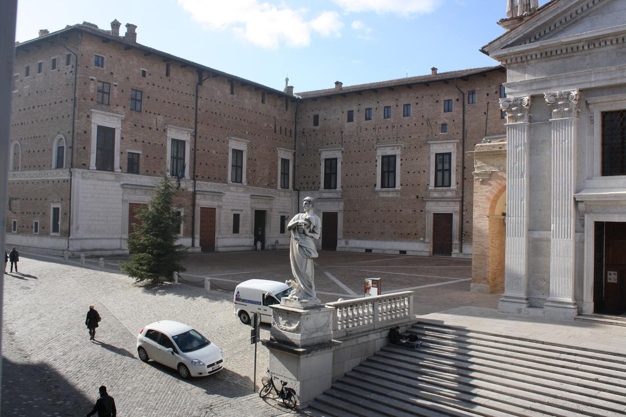 Hotel Il Cortegiano Urbino Exterior foto