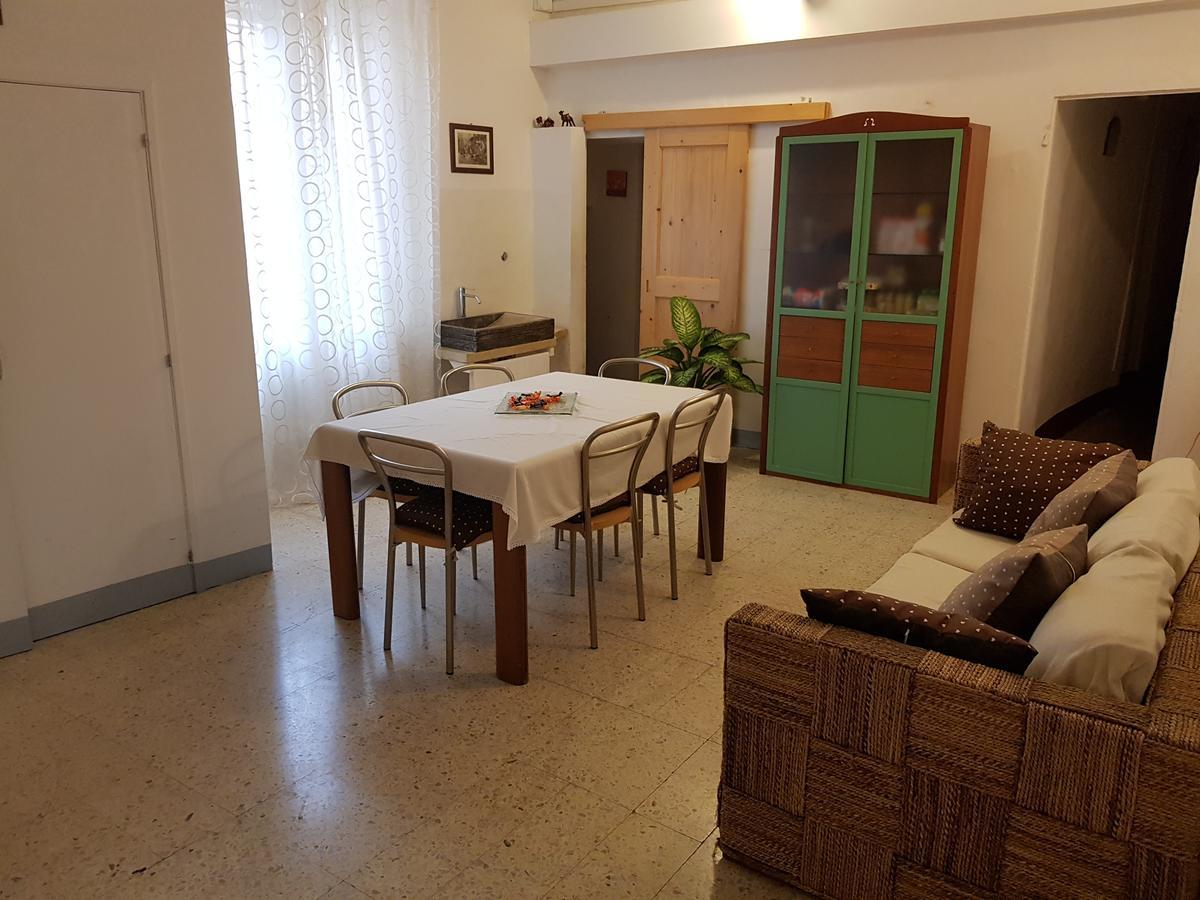 Hotel Il Cortegiano Urbino Exterior foto