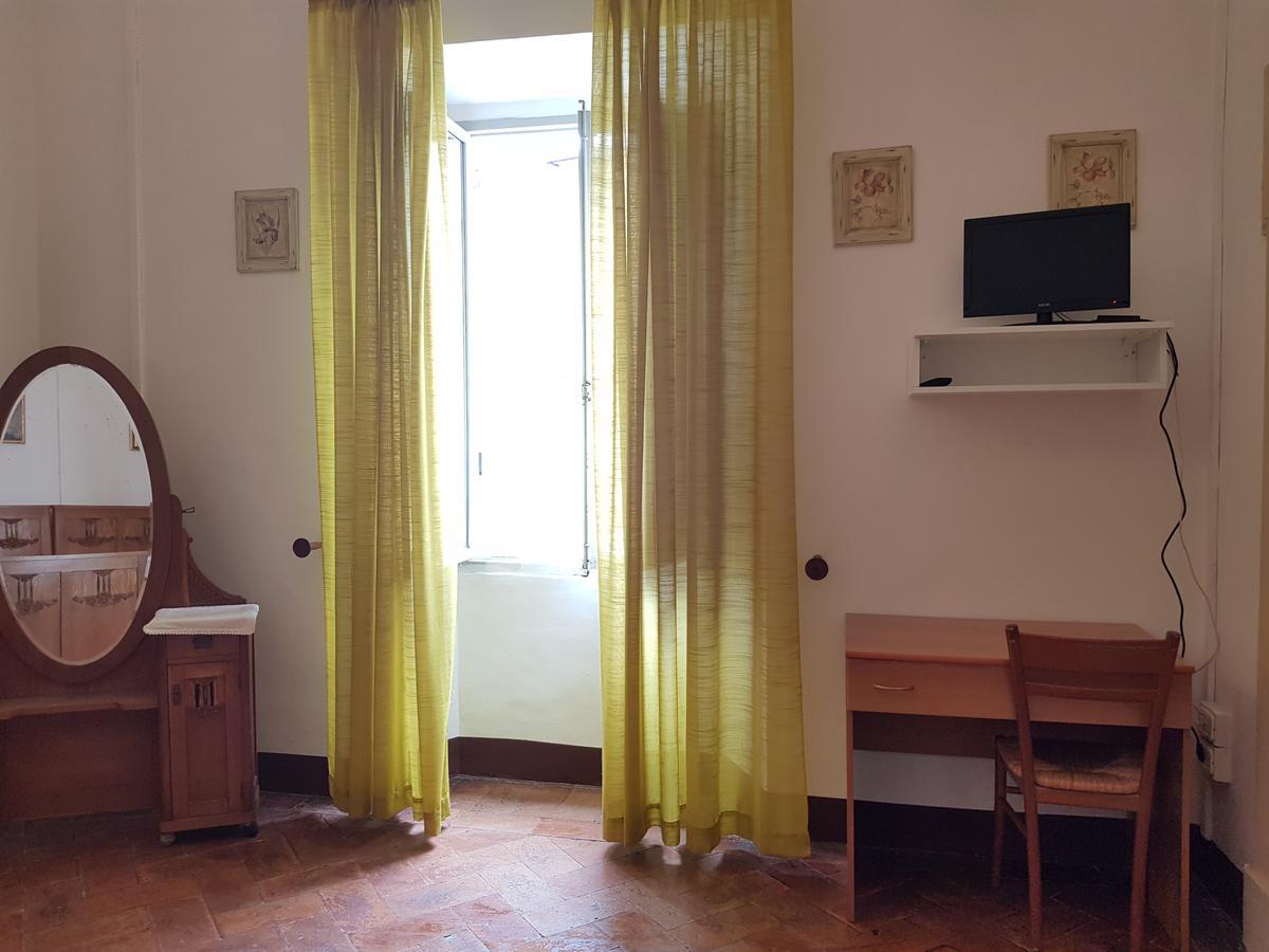 Hotel Il Cortegiano Urbino Exterior foto